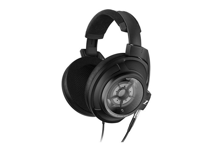 密閉型ヘッドホン・HD 820